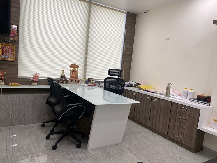 Team Area, one-platinum Commercial Office Space 1350 Sq.Ft. In Cbd Belapur Sector 15 Navi Mumbai 8010745
