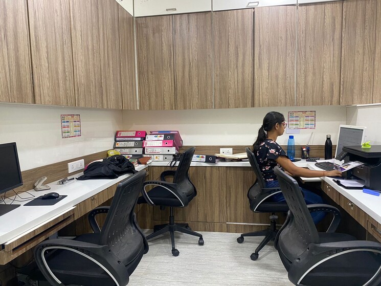 Team Area, one-platinum Commercial Office Space 1350 Sq.Ft. In Cbd Belapur Sector 15 Navi Mumbai 8010745