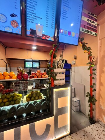 Team Area in  Shop at Andheri West – for Rent