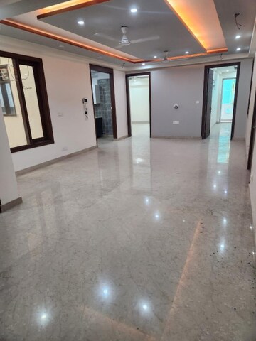 Room in 3 BHK Builder Floor at Sector 71 – for Sale