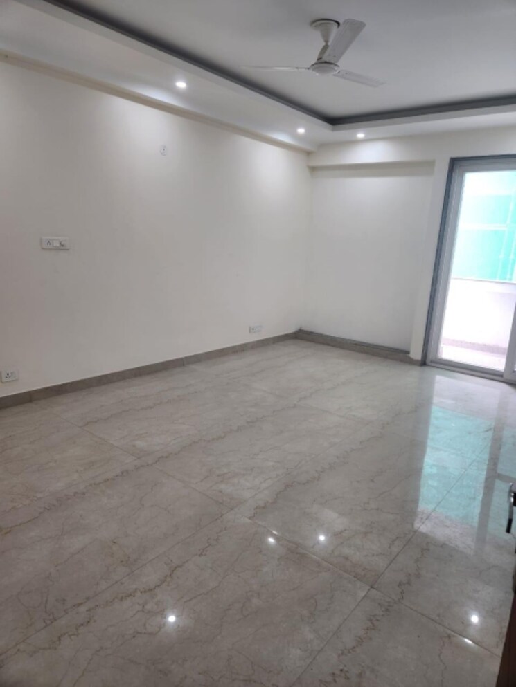 Room, sector 71 3 Bedroom 1800 Sq.Ft. Builder Floor In Sector 71 Gurgaon 8011413