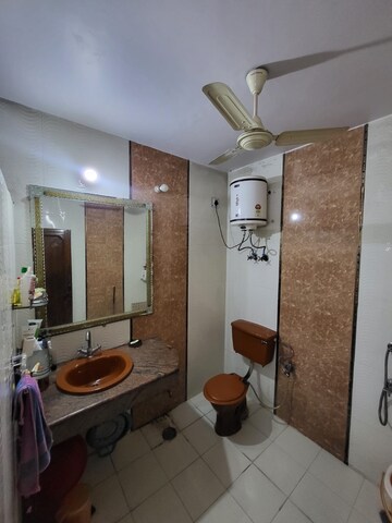Master Bedroom in 2 BHK Builder Floor at Lajpat Nagar – for Rent