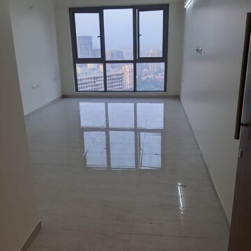 Room in 2 BHK Apartment at Malad West – for Rent