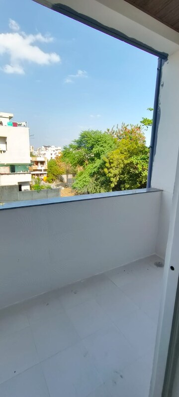 Utility Room in 3 BHK Apartment at Manish Nagar – for Rent