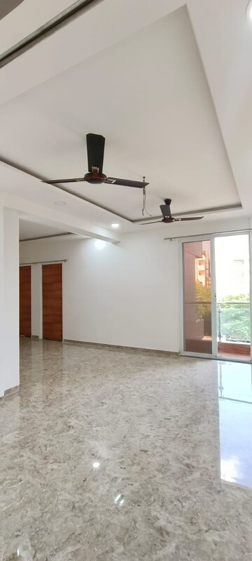 Living Room in 3 BHK Apartment at Manish Nagar – for Rent