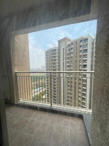 Master Bedroom in 4 BHK Apartment at Dosti Majesta, Ghodbunder Road – for Rent