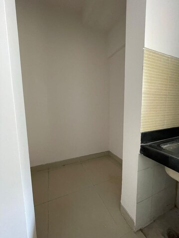 Bathroom in 4 BHK Apartment at Dosti Majesta, Ghodbunder Road – for Rent