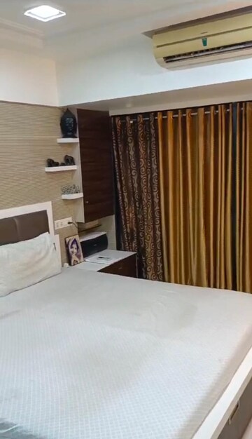 Bedroom in 2 BHK Apartment at Vashi – for Sale