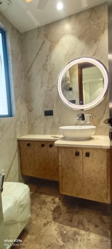 Bathroom in 3 BHK Builder Floor at SS Southend Floors, South City 2 – for Rent