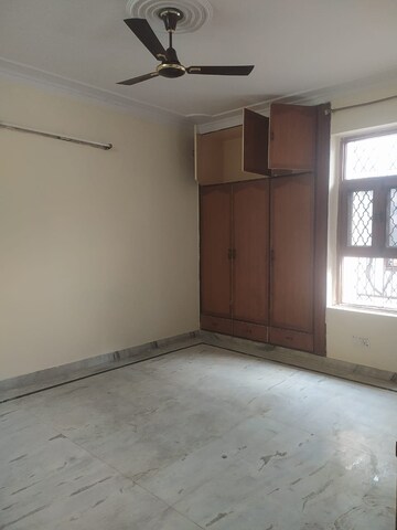 Room in 2 BHK Builder Floor at RWA Apartments Sector 40, Sector 40 – for Rent