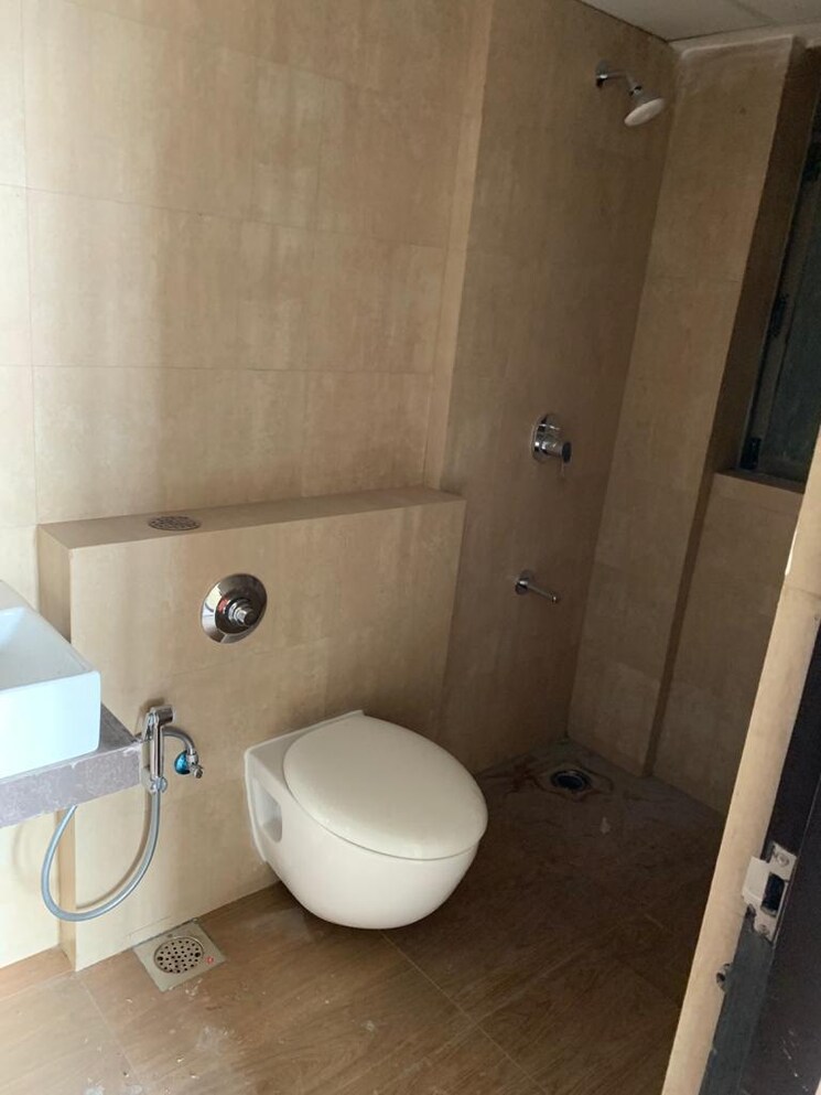 Bathroom, lodha-new-cuffe-parade 5 Bedroom 3500 Sq.Ft. Apartment In Wadala Mumbai 8011002