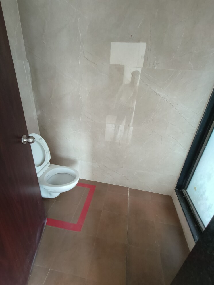 Bathroom, lodha-new-cuffe-parade 5 Bedroom 3500 Sq.Ft. Apartment In Wadala Mumbai 8011002