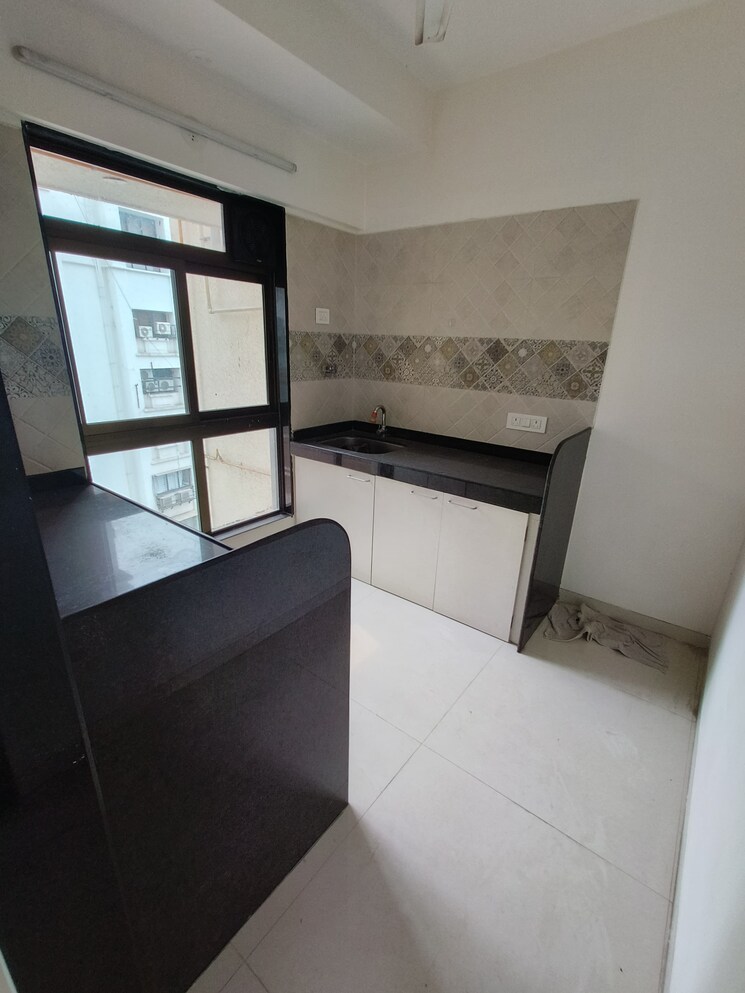 Kitchen, lodha-new-cuffe-parade 5 Bedroom 3500 Sq.Ft. Apartment In Wadala Mumbai 8011002