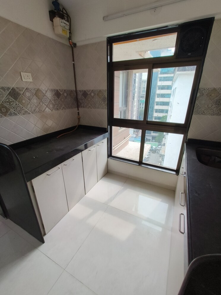 Kitchen, lodha-new-cuffe-parade 5 Bedroom 3500 Sq.Ft. Apartment In Wadala Mumbai 8011002