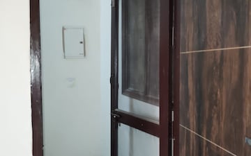 1.5 BHK Builder Floor For Rent in Vakola