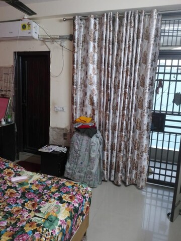 Bedroom in 2 BHK Apartment at Kumar Primavera, Wadgaon Sheri – for Rent