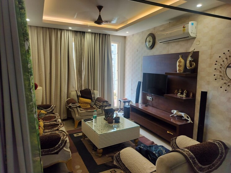 Living Room, jaypee-greens-kalypso-court 4 Bedroom 3700 Sq.Ft. Apartment In Sector 128 Noida 8011315