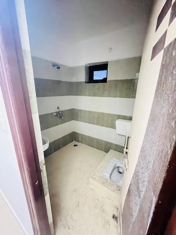 Bathroom in 3 BHK Apartment at Gms Road – for Rent