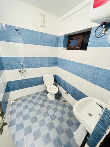 Attached Bathroom in 3 BHK Apartment at Gms Road – for Rent