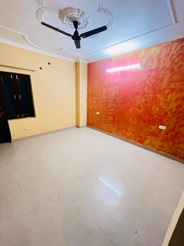 Room in 3 BHK Apartment at Gms Road – for Rent