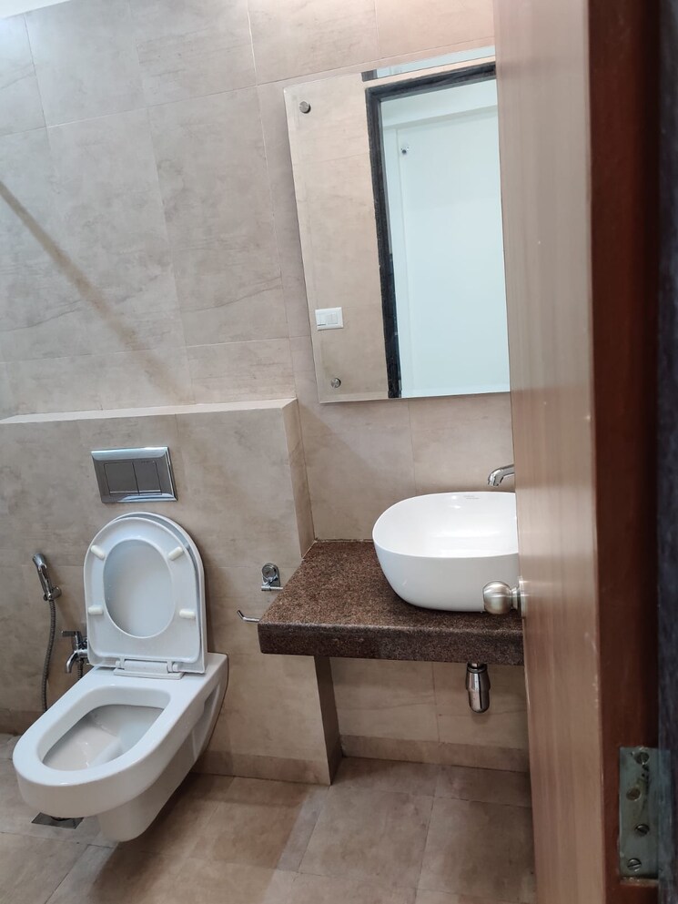 Bathroom, hiranandani-gardens 3 Bedroom 1550 Sq.Ft. Apartment In Powai Mumbai 8011356