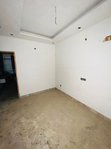 Room in 2 BHK Builder Floor at Gms Road – for Sale
