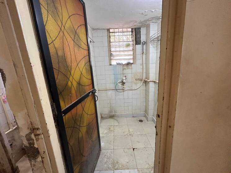 Bathroom, sadguru-chs-dahisar-east 1 Bedroom 400 Sq.Ft. Apartment In Dahisar East Mumbai 8011460
