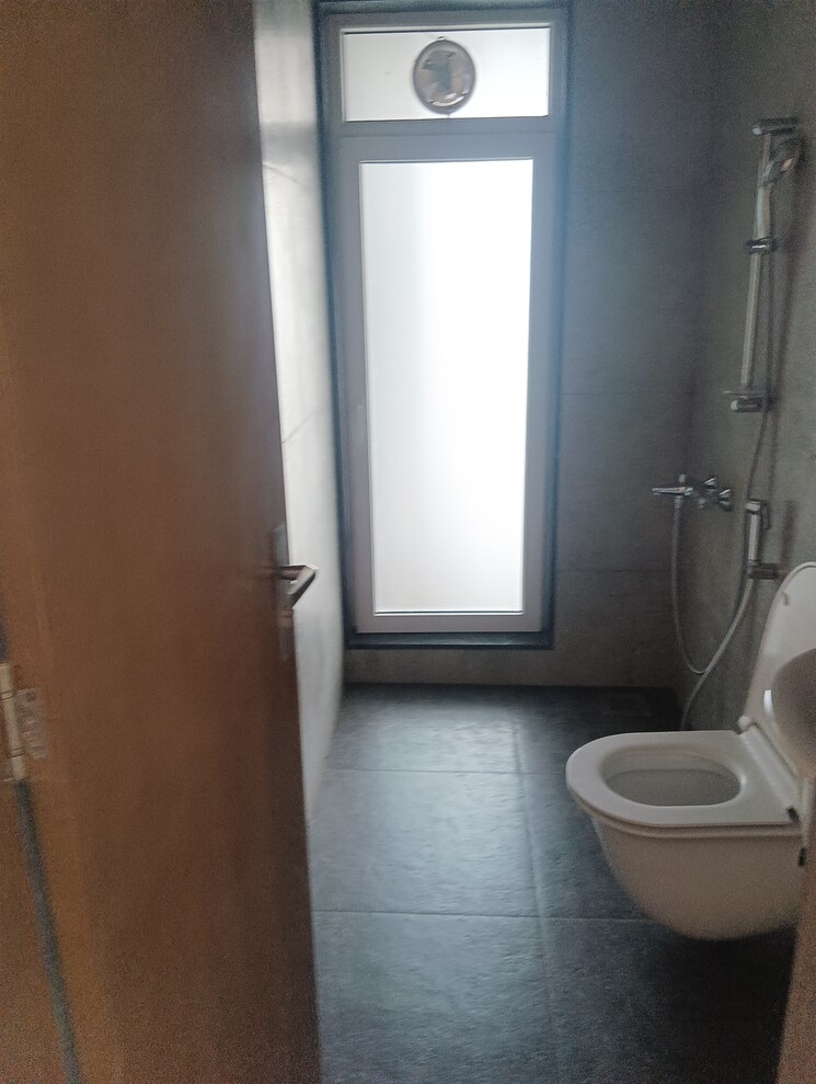 Bathroom, orlem 2 Bedroom 1050 Sq.Ft. Apartment In Orlem Mumbai 8011477