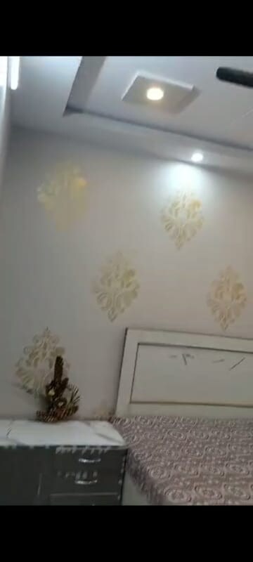 Furnished Amenities in 2 BHK Builder Floor at Nirman Vihar – for Rent