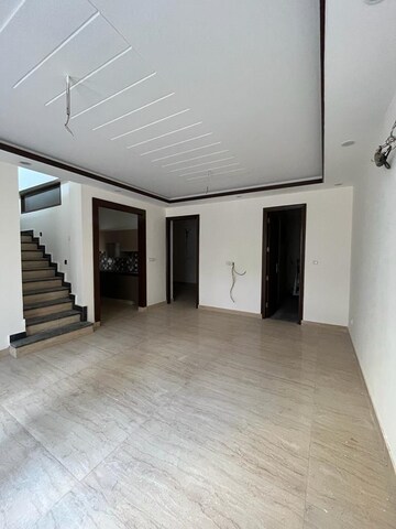 Room in 3 BHK Independent House at Gms Road – for Sale