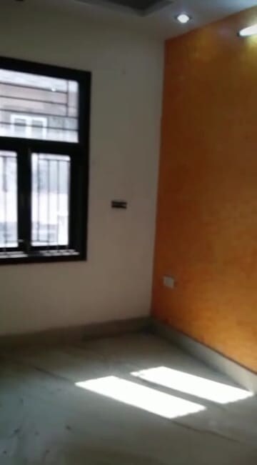 Room in 2 BHK Builder Floor at Nirman Vihar – for Rent