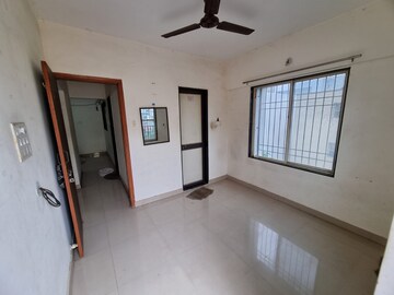 Room in 2 BHK Apartment at Shubhamkaroti Apartment, Chinchwad – for Rent