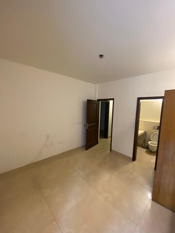 Room in 3 BHK Builder Floor at Green Park – for Rent