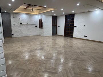 Room in 4 BHK Builder Floor at New Friends Colony – for Rent