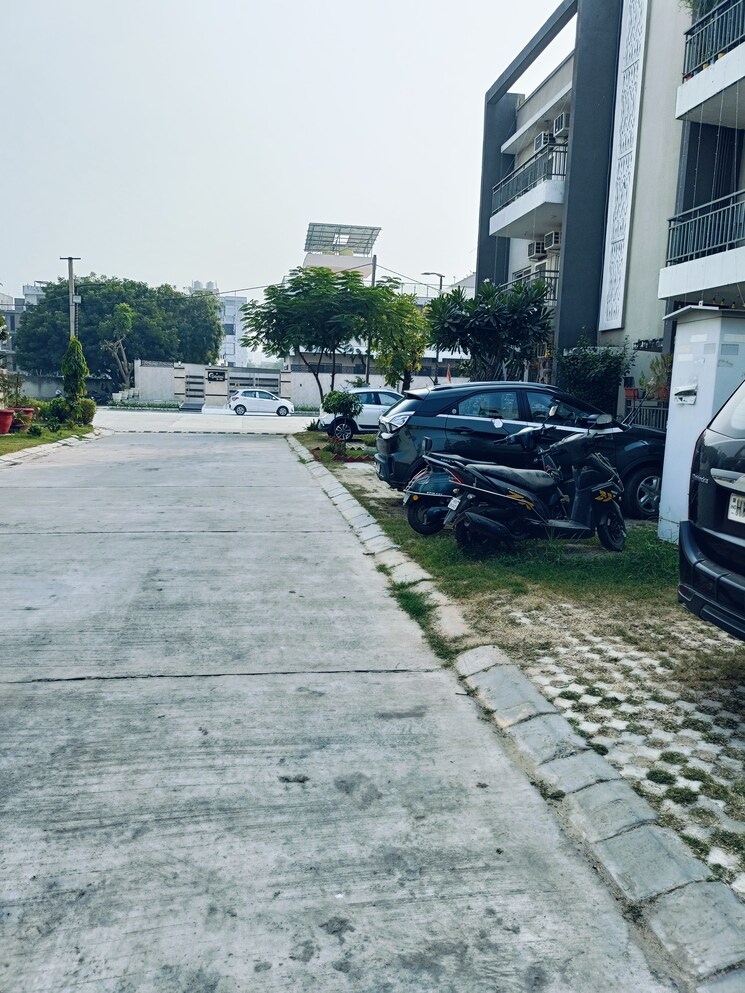  Parking, puri-aman-vilas 3 Bedroom 1550 Sq.Ft. Villa In Sector 89 Faridabad 8011653