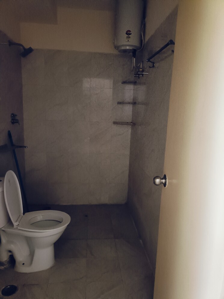 Bathroom, puri-aman-vilas 3 Bedroom 1550 Sq.Ft. Villa In Sector 89 Faridabad 8011653