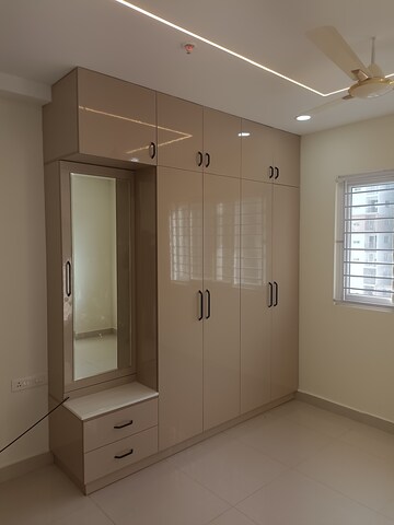 Room in 3 BHK Apartment at INDIS Viva City, Kondapur – for Rent