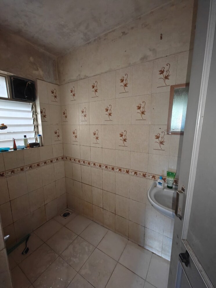 Bathroom, giridhar-chandraneel-apartment 1 Bedroom 700 Sq.Ft. Apartment In Bavdhan Pune 8011664