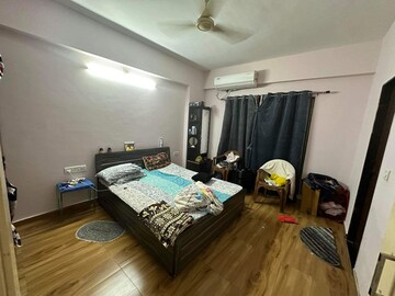 Bedroom in 2 BHK Apartment at Makarba – for Rent