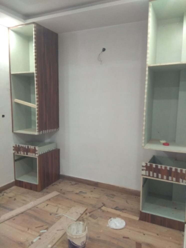 Room, uttam nagar 1.5 Bedroom 50 Sq.Yd. Builder Floor In Uttam Nagar Delhi 8011684