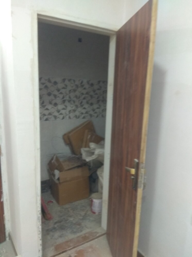 Other, uttam nagar 1.5 Bedroom 50 Sq.Yd. Builder Floor In Uttam Nagar Delhi 8011684