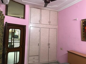 Room in 2 BHK Builder Floor at Sector 22 – for Rent
