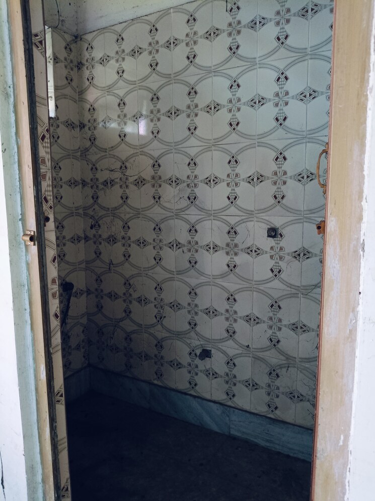 Bathroom, baguiati 2 Bedroom 750 Sq.Ft. Apartment In Baguiati Kolkata 8011775