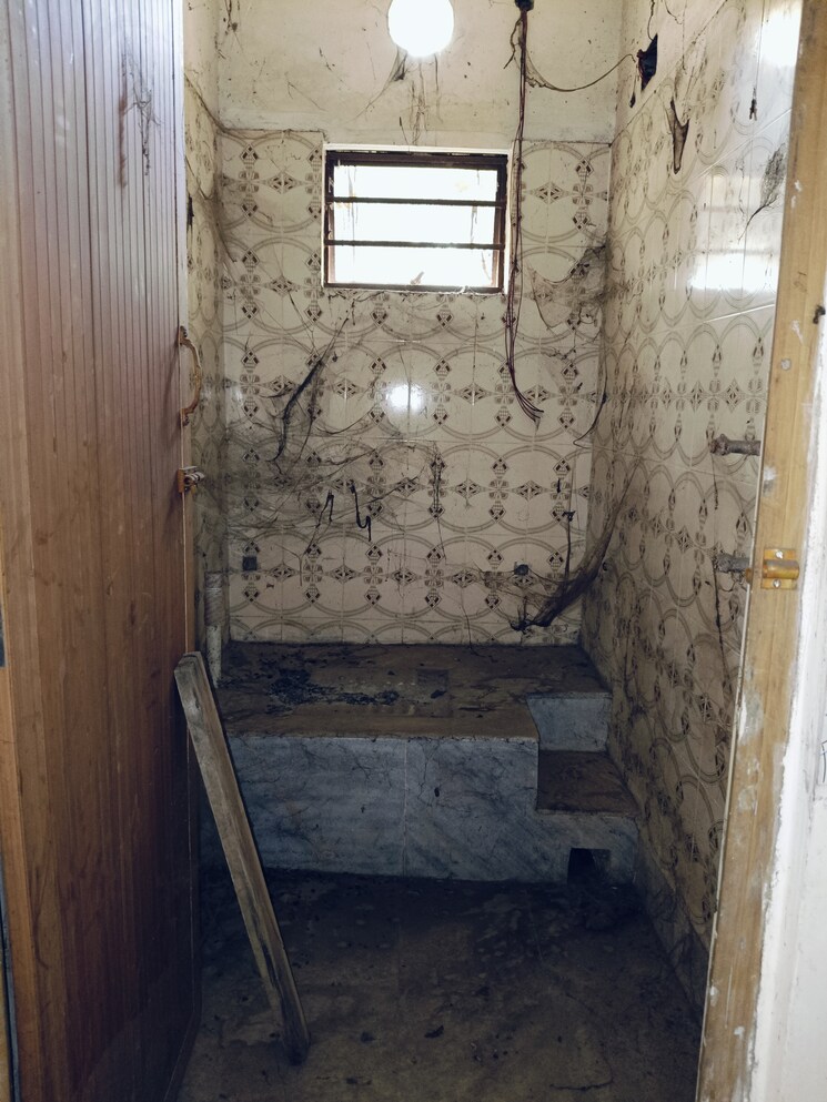 Bathroom, baguiati 2 Bedroom 750 Sq.Ft. Apartment In Baguiati Kolkata 8011775