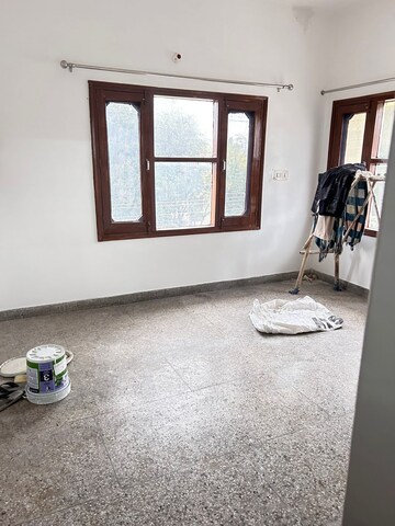 Room in 2 BHK Builder Floor at Sector 38 – for Rent