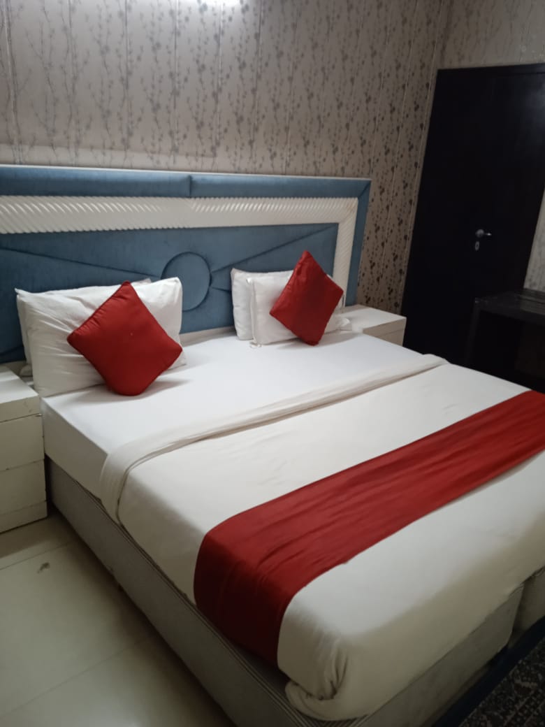 2.5 BHK + Study Room Apartment For Sale in Panchsheel Hynish