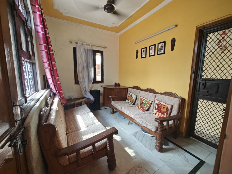 Living Room, rohini sector 6 2 Bedroom 700 Sq.Ft. Builder Floor In Rohini Sector 6 Delhi 8011794