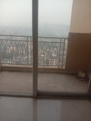 Master Bedroom in 2.5 BHK Apartment at Sector 16c Greater Noida – for Rent