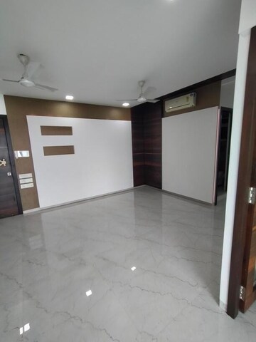 Room in 3 BHK Apartment at Omkar 1973, Worli – for Rent