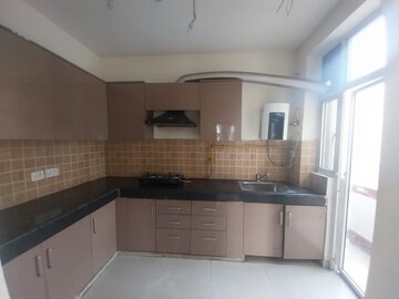Master Bedroom in 2.5 BHK Apartment at Sector 16c Greater Noida – for Rent